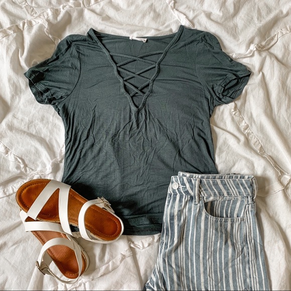 Pacsun Criss across Short Sleeve Top - Picture 1 of 5